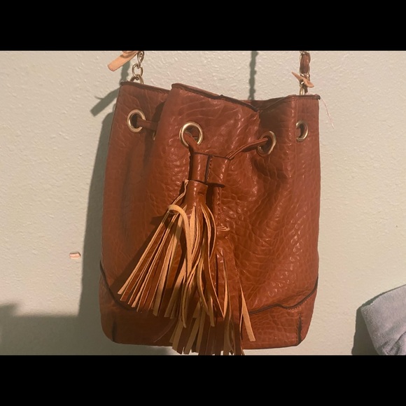 KissMe Couture Brown Patent Leather Crossbody shoulder bag Size 12X10x5 1/2 - Picture 5 of 15